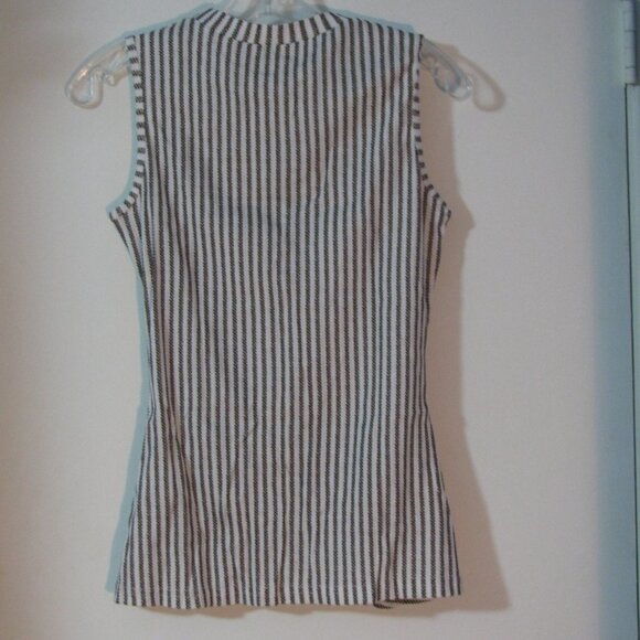 Striped Top XL New Without Tags NWOT Gray & White Stripes Cutouts Super Cute - Picture 4 of 5
